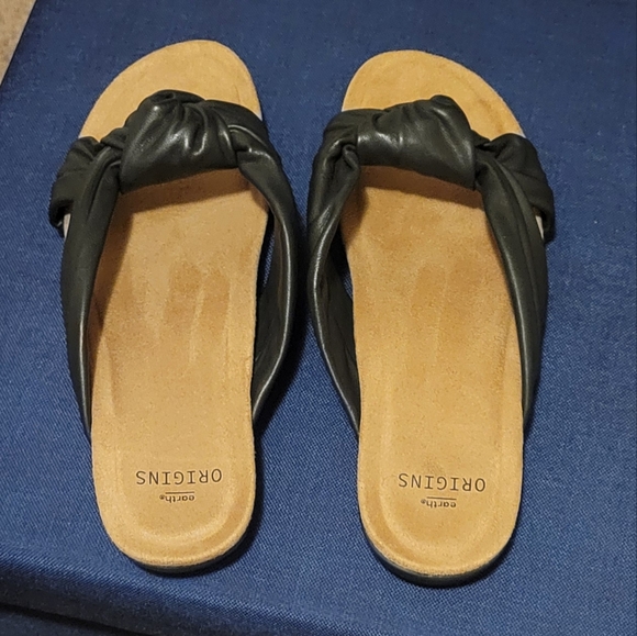 Earth Origins Slip-on Sandals - Picture 2 of 6